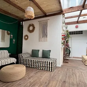 https://tirana-coliving.hotels-in-tirana.com
